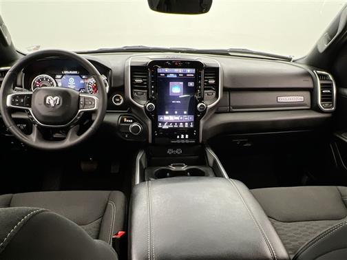 Diamond Black Crystal Pearlcoat 2025 RAM 1500 Big Horn/Lone Star