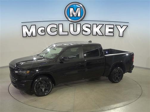 Diamond Black Crystal Pearlcoat 2025 RAM 1500 Big Horn/Lone Star