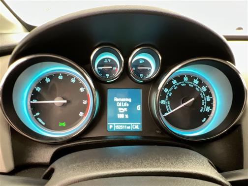 Luxo Blue Metallic 2013 Buick Verano Base