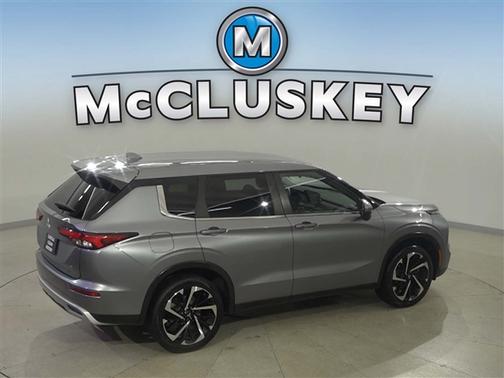 Gray 2024 Mitsubishi Outlander SE 2.5 2WD