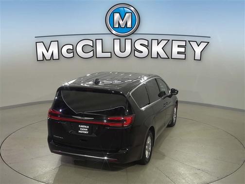 Diamond Black Crystal Pearlcoat 2025 Chrysler Pacifica L