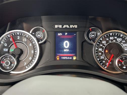 2024 RAM 2500 Big Horn Crew Cab 4x4 6'4' Box
