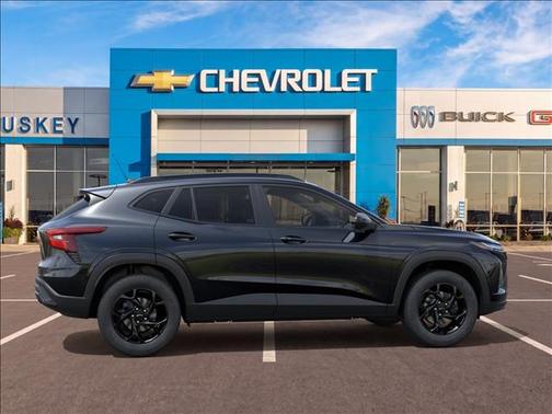 Mosaic Black Metallic 2026 Chevrolet Trax LT