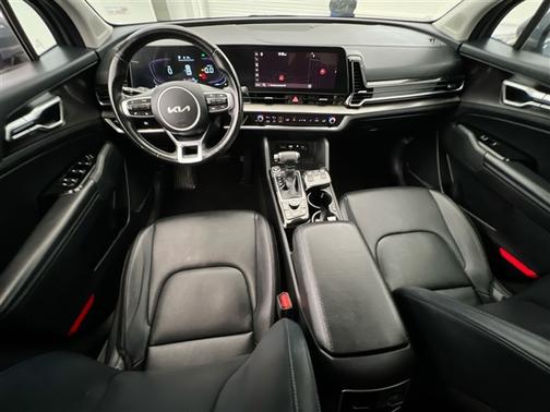 Everlasting Silver 2023 Kia Sportage EX