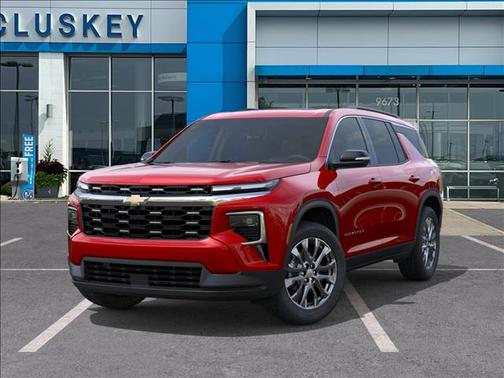 Radiant Red Tintcoat 2026 Chevrolet Traverse LT