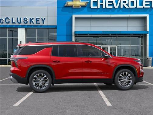 Radiant Red Tintcoat 2026 Chevrolet Traverse LT