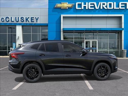 Mosaic Black Metallic 2026 Chevrolet Trax LT