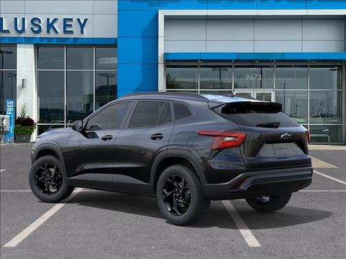 Mosaic Black Metallic 2026 Chevrolet Trax LT