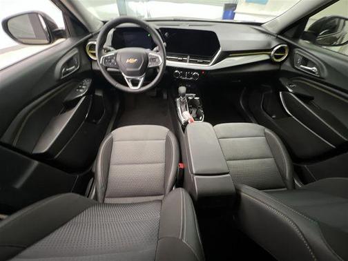 Harvest Bronze Metallic 2024 Chevrolet Trax LT