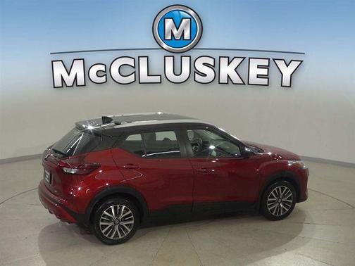 Scarlet Ember Tintcoat/Super Black 2021 Nissan Kicks SV
