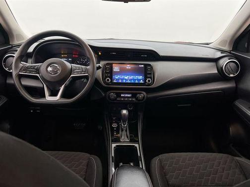 Scarlet Ember Tintcoat/Super Black 2021 Nissan Kicks SV