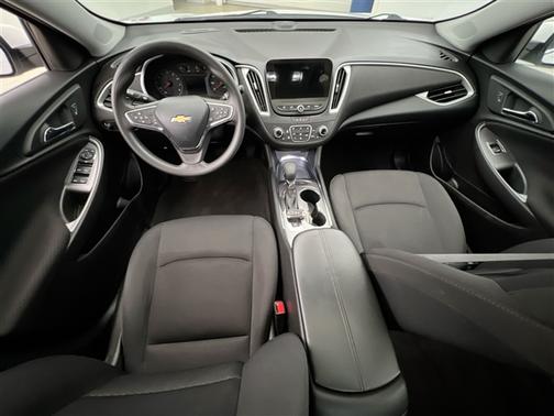 Summit White 2024 Chevrolet Malibu FWD 1LT