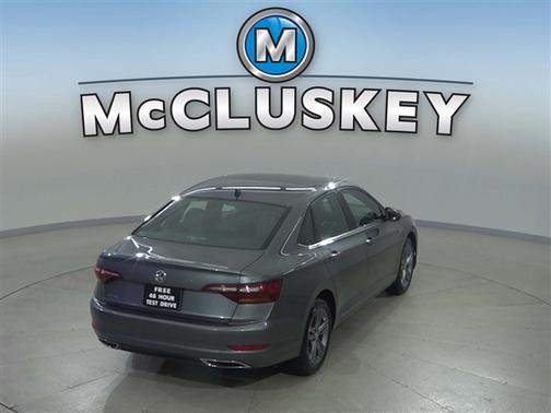 Platinum Gray Metallic 2019 Volkswagen Jetta 1.4T R-Line