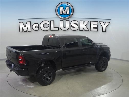 Diamond Black Crystal Pearlcoat 2025 RAM 1500 Big Horn/Lone Star