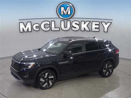 Deep Black Pearl 2025 Volkswagen Atlas Cross Sport 2.0T SE w/Technology