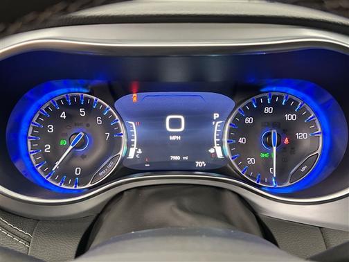 Diamond Black Crystal Pearlcoat 2025 Chrysler Pacifica Limited