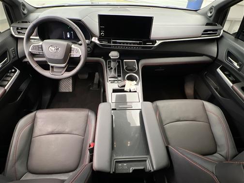 2025 Toyota Sienna XSE 7 Passenger