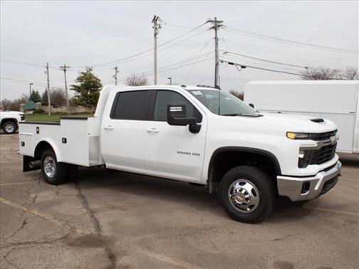Summit White 2026 Chevrolet Silverado 3500 LT