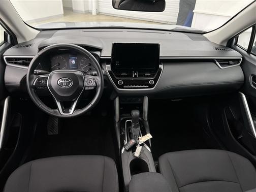 2025 Toyota Corolla Cross LE