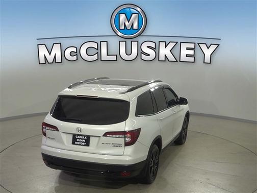 Platinum White Pearl 2022 Honda Pilot AWD Black Edition