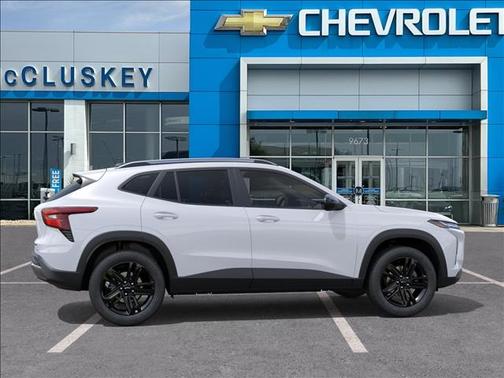 Summit White 2026 Chevrolet Trax FWD ACTIV