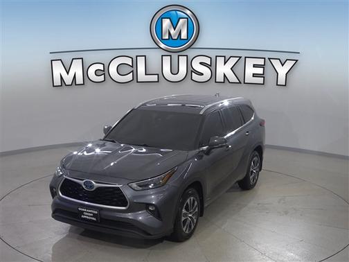 Magnetic Gray Metallic 2023 Toyota Highlander Hybrid XLE