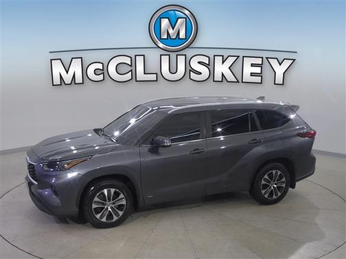 Magnetic Gray Metallic 2023 Toyota Highlander Hybrid XLE