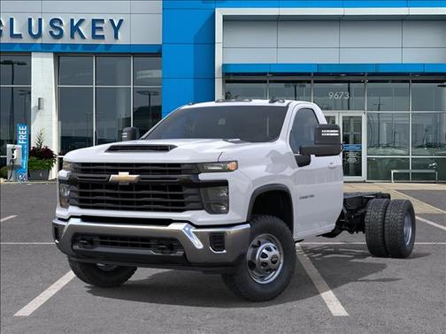 Summit White 2026 Chevrolet Silverado 3500 WT