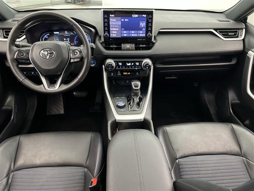 2022 Toyota RAV4 Hybrid SE