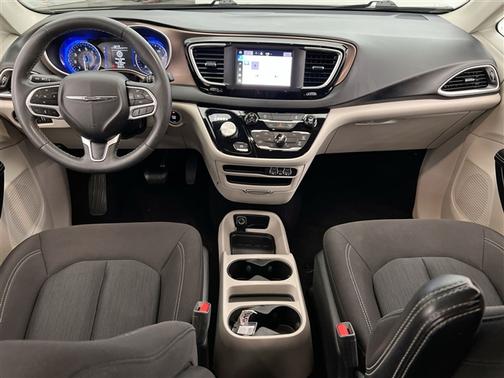 Bright White Clearcoat 2023 Chrysler Voyager LX