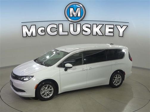 Bright White Clearcoat 2023 Chrysler Voyager LX