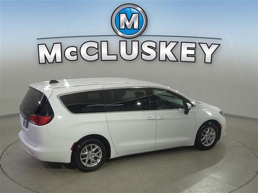 Bright White Clearcoat 2023 Chrysler Voyager LX