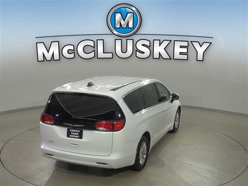 Bright White Clearcoat 2023 Chrysler Voyager LX
