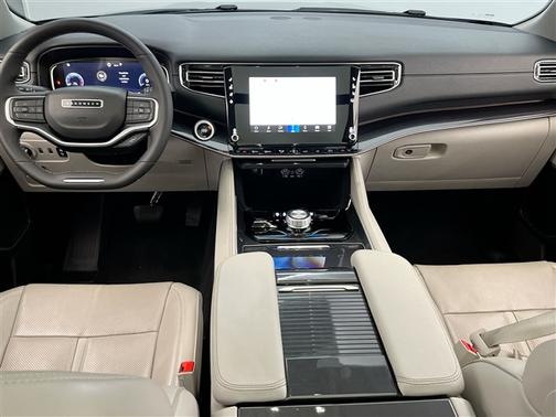 Diamond Black Crystal Pearlcoat 2024 Jeep Wagoneer L Series I 4x4