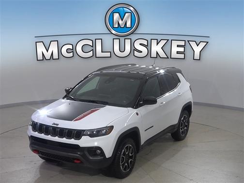 Bright White Clearcoat 2025 Jeep Compass Trailhawk