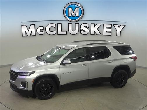 Silver Ice Metallic 2022 Chevrolet Traverse LT Cloth
