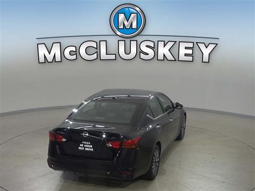 Super Black 2025 Nissan Altima 2.5 SV