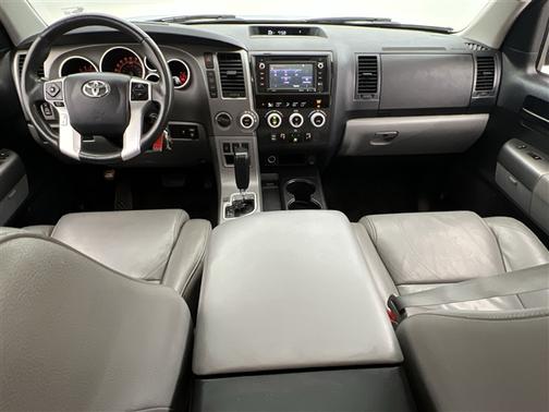 2016 Toyota Sequoia SR5