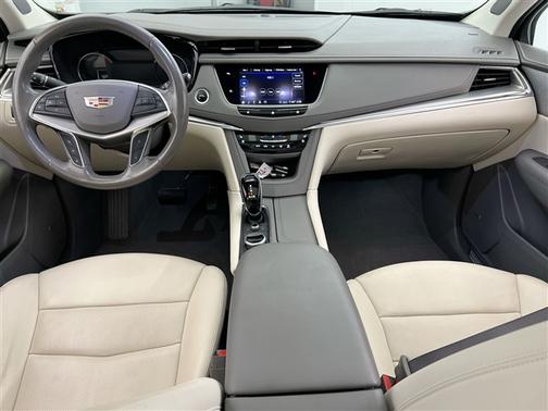 Crystal White Tricoat 2020 Cadillac XT5 Premium Luxury