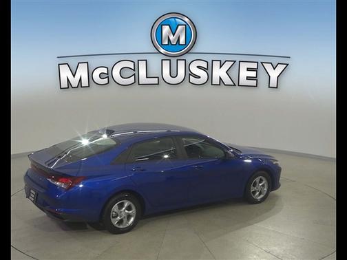 2022 Hyundai ELANTRA SE