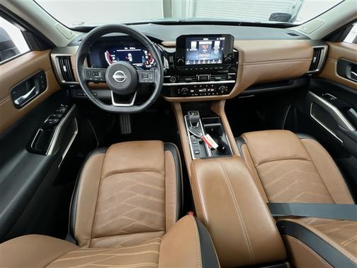 2024 Nissan Pathfinder Platinum FWD