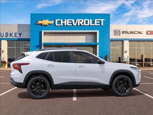 Summit White 2026 Chevrolet Trax FWD ACTIV