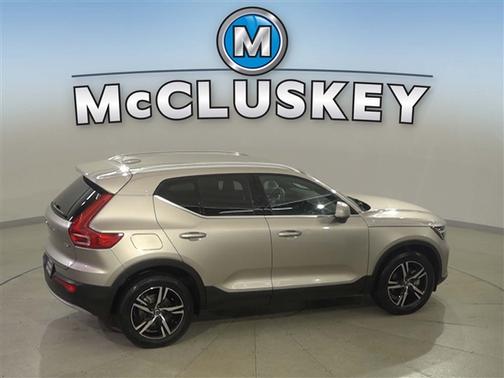 Silver 2024 Volvo XC40 B5 Core