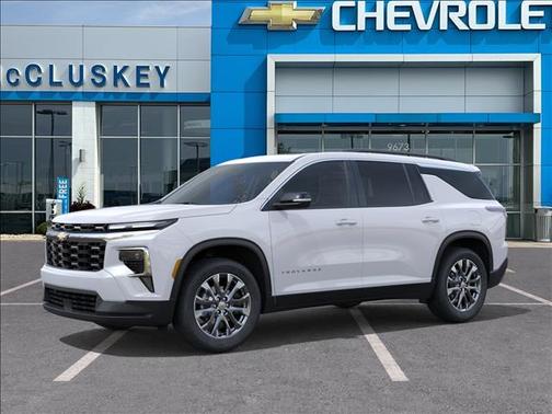 Summit White 2026 Chevrolet Traverse LT