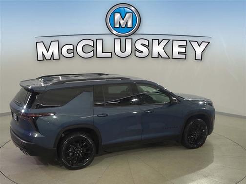 Lakeshore Blue Metallic 2024 Chevrolet Traverse LT