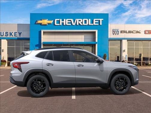 Sterling Gray Metallic 2026 Chevrolet Trax LT