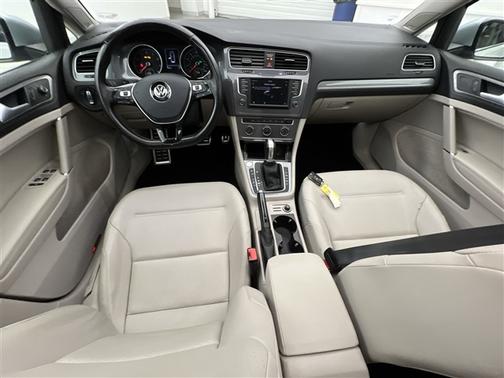 2017 Volkswagen Golf Alltrack TSI SE