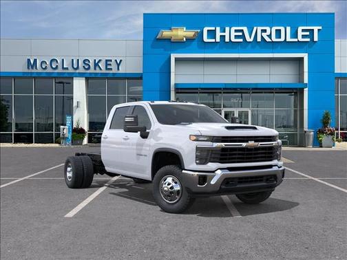 Summit White 2026 Chevrolet Silverado 3500 LT