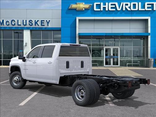Summit White 2026 Chevrolet Silverado 3500 WT