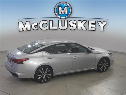 2022 Nissan Altima SR FWD